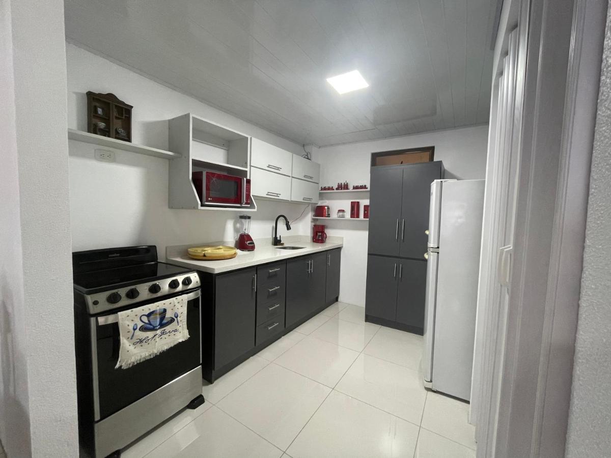 Alicia'S Place 10 Min From Airport Alajuela Exterior photo